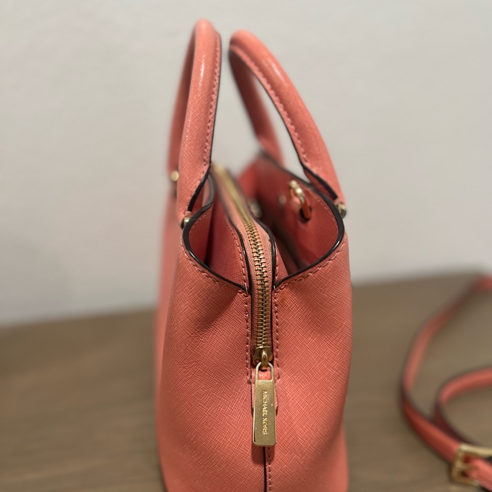 Medium size Michael Kors bag